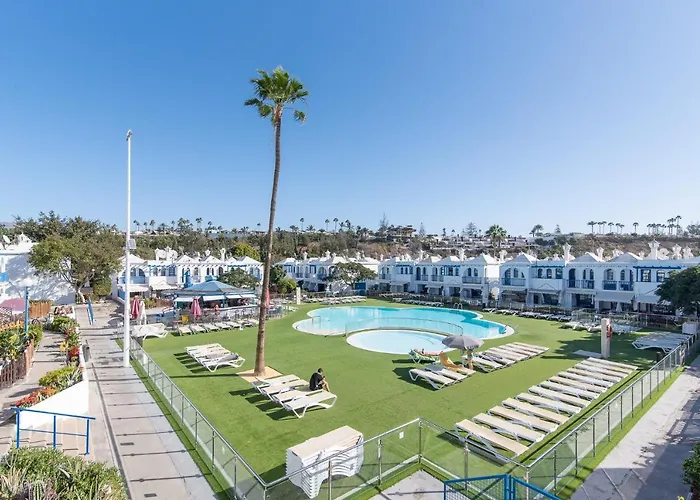 Holiday home Duplex Poolside