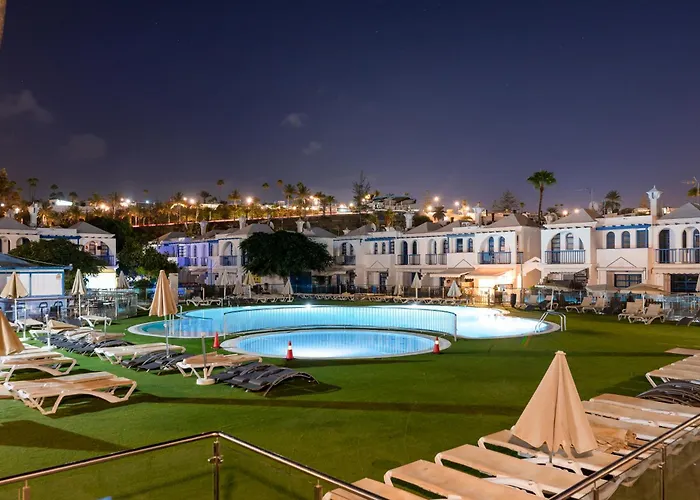 Duplex Poolside 普拉亚戴尔雷安格莱斯