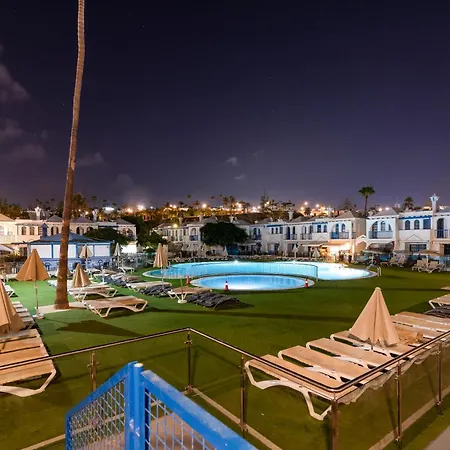 Duplex Poolside Дом отдыха